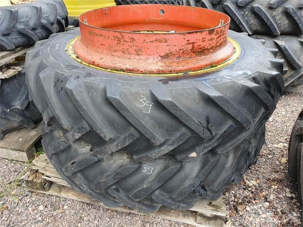 Goodyear 136-38 x2 タイヤ、ホイル、リム