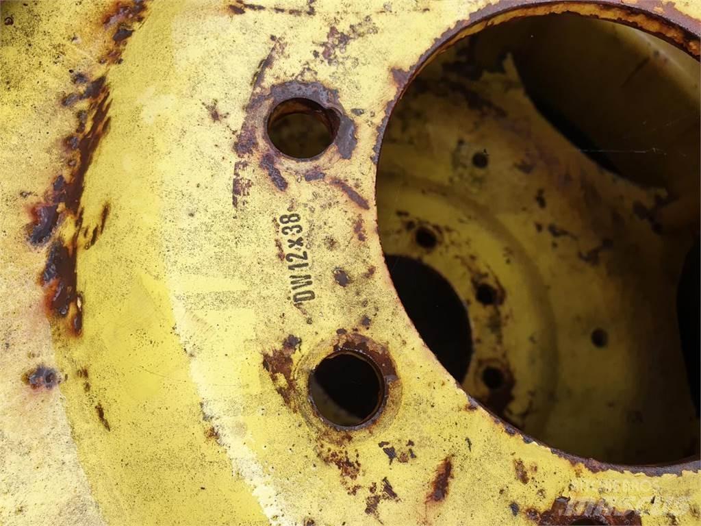 Goodyear 136-38 x2 タイヤ、ホイル、リム