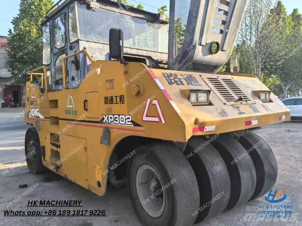 XCMG XP302 タイヤローラ