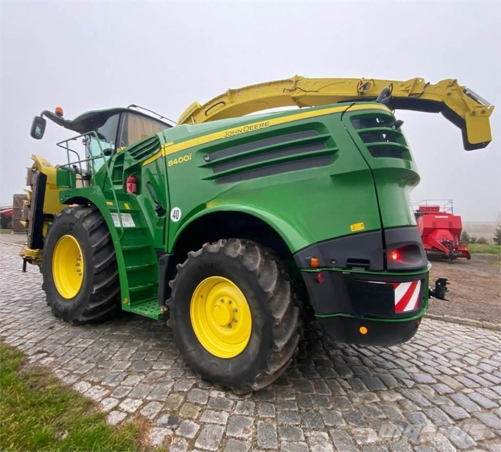 John Deere 8400i 自走式フォレージハーベスター