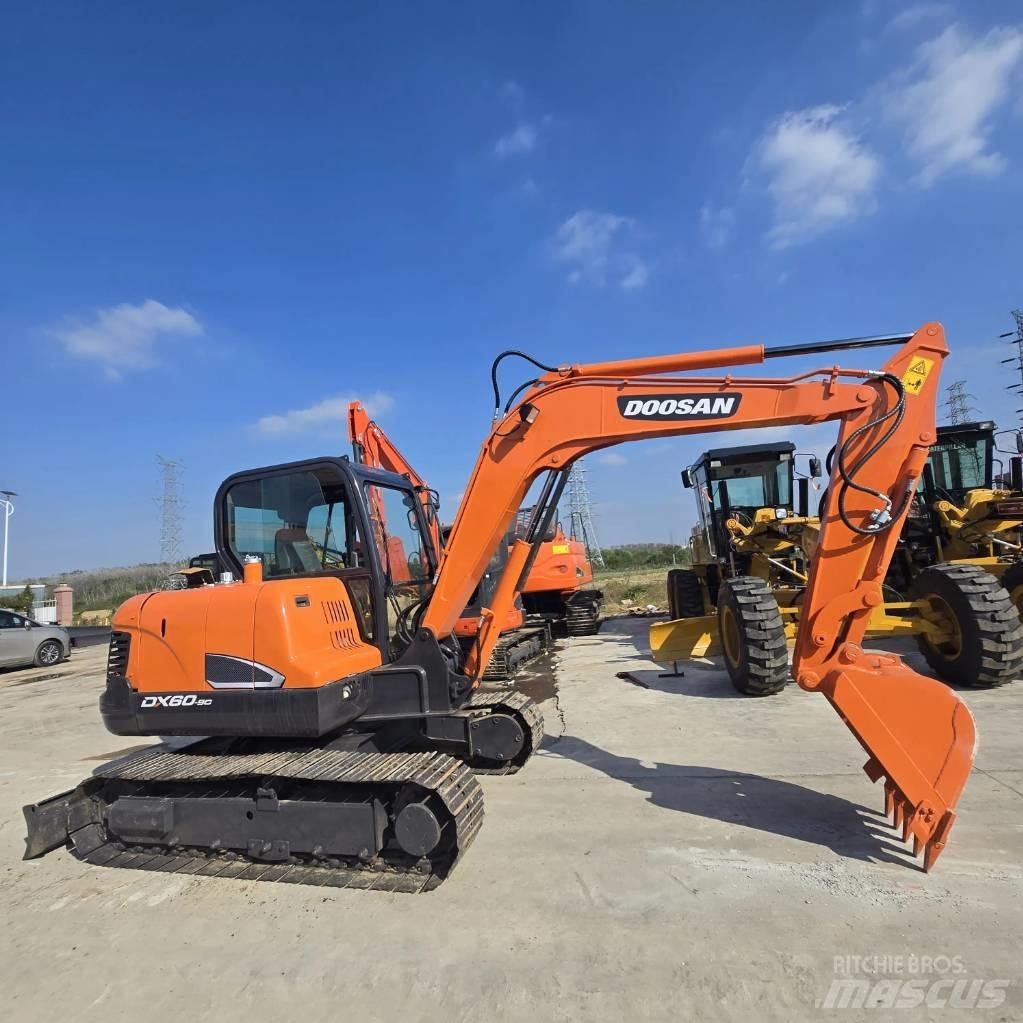 Doosan DX 60-9C ミニ油圧ショベル 7t以下（ミニユンボ・ミニディガー）