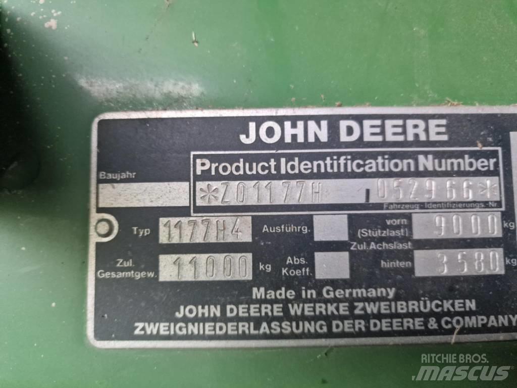 John Deere 1177 コンバイン
