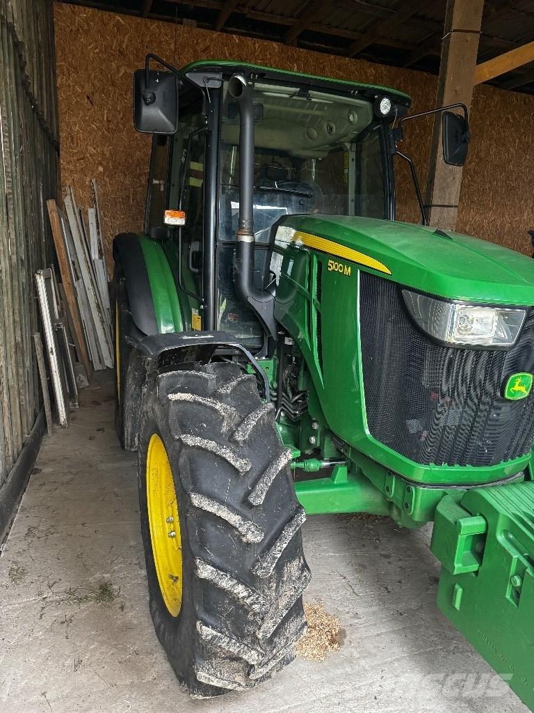 John Deere 5100 M トラクター