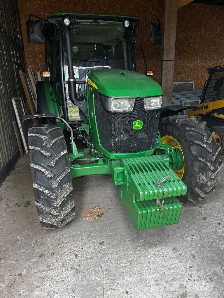 John Deere 5100 M トラクター