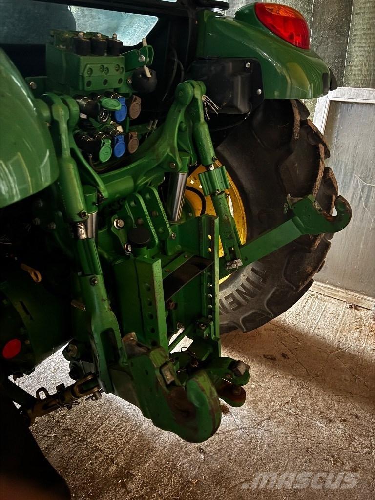 John Deere 5100 M トラクター