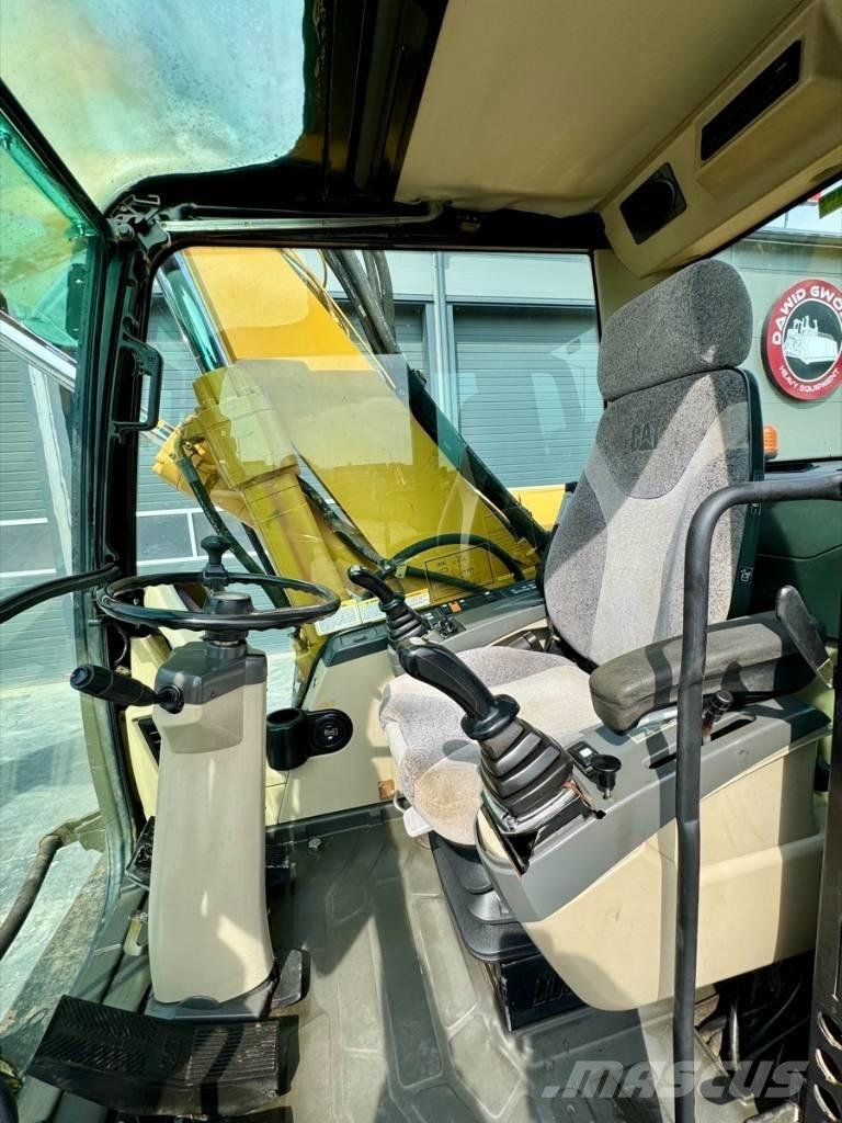 CAT M 318 C ホイール式油圧ショベル（パワーショベル・ユンボ・バックホー）