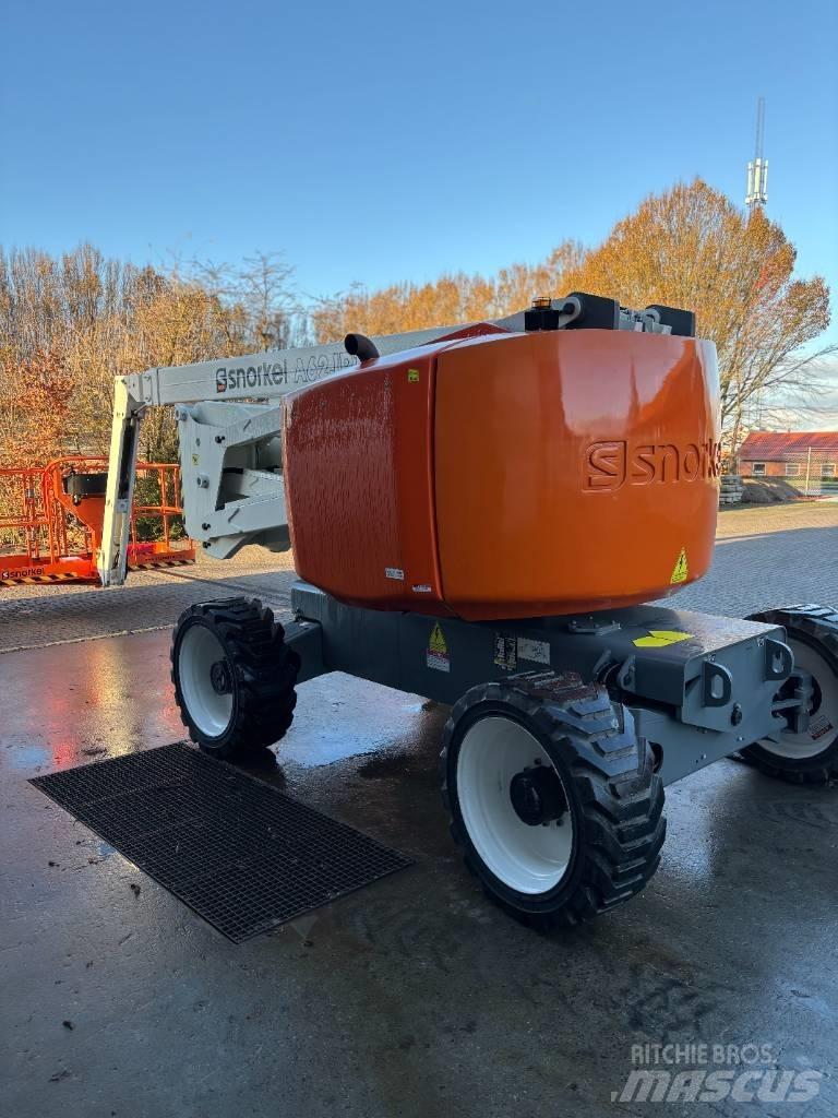 Snorkel A 62 J RT ブームリフト　屈伸型