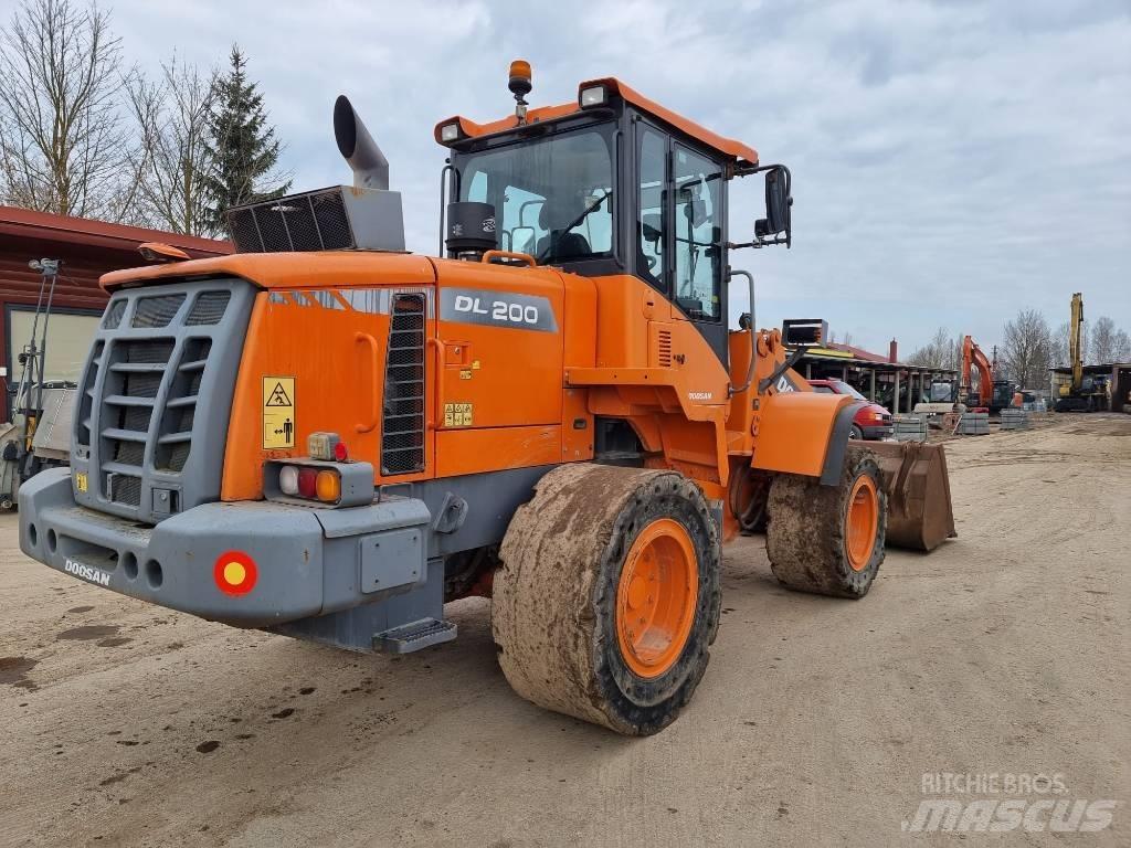 Doosan DL 200-3 ホイールローダー・タイヤショベル