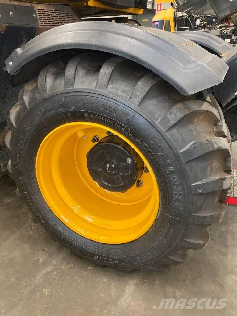 JCB Hydradig HD110W ホイール式油圧ショベル（パワーショベル・ユンボ・バックホー）