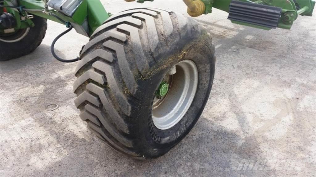 Krone Swadro 1400 ウィンドローア/レーキ