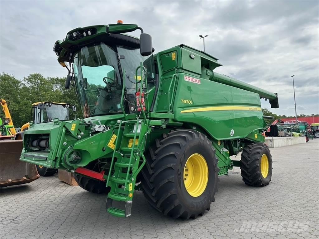 John Deere T 670 i コンバイン
