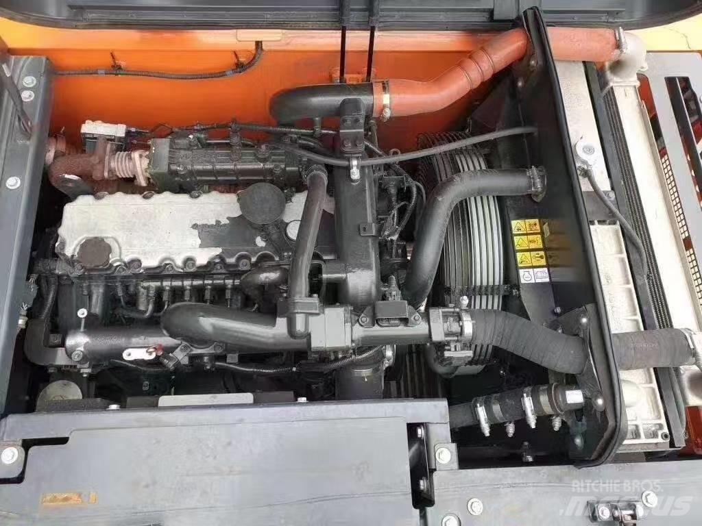 Doosan DX 225 LC 大型油圧ショベル12t以上（パワーショベル・ユンボ）