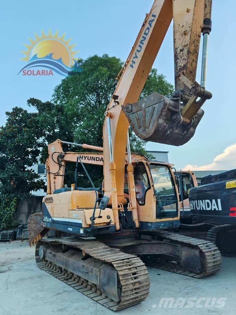 Hyundai R225LC-9 大型油圧ショベル12t以上（パワーショベル・ユンボ）