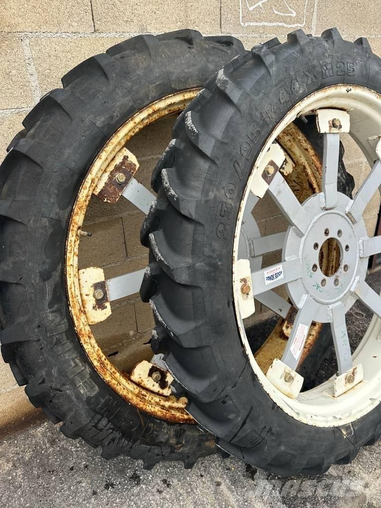 Michelin 230/95R48 タイヤ、ホイル、リム