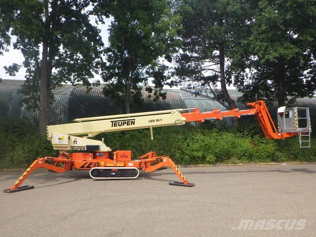 Teupen LEO30T ブームリフト　屈伸型