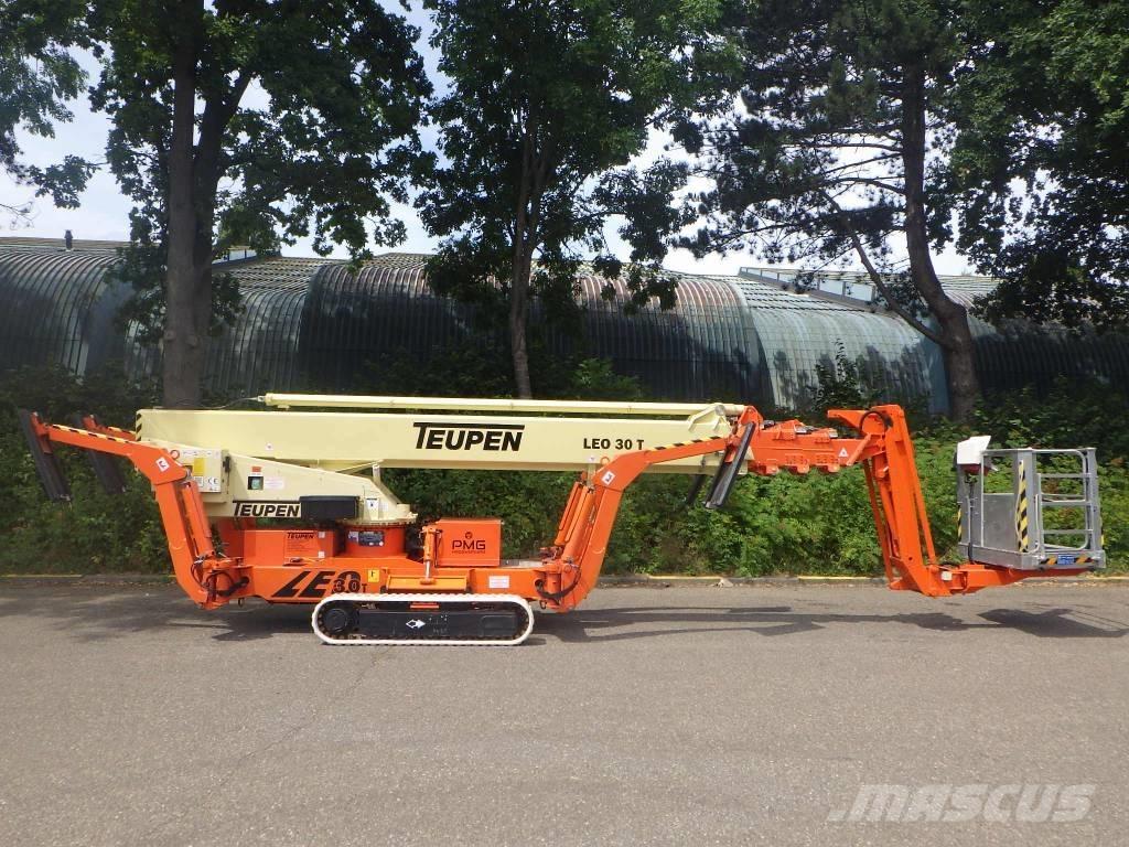 Teupen LEO30T ブームリフト　屈伸型