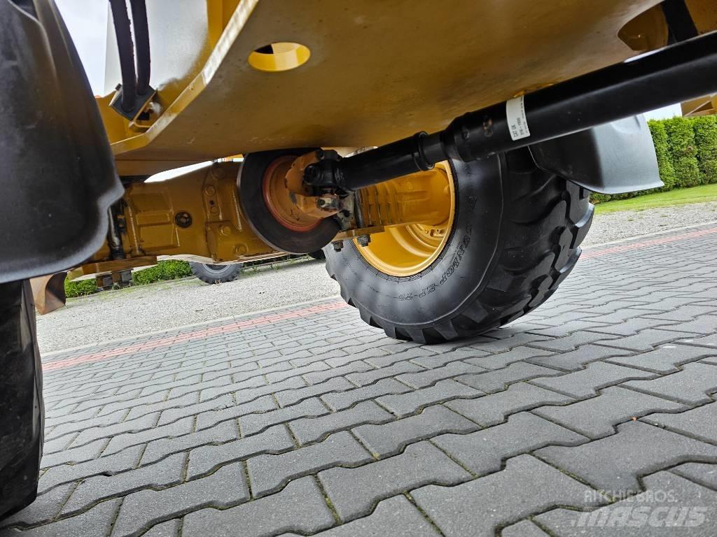 CAT 906 M ホイールローダー・タイヤショベル