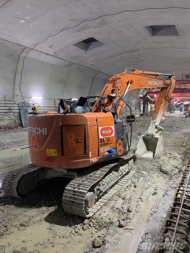 Hitachi ZX225US-5A 建設機械 -　その他