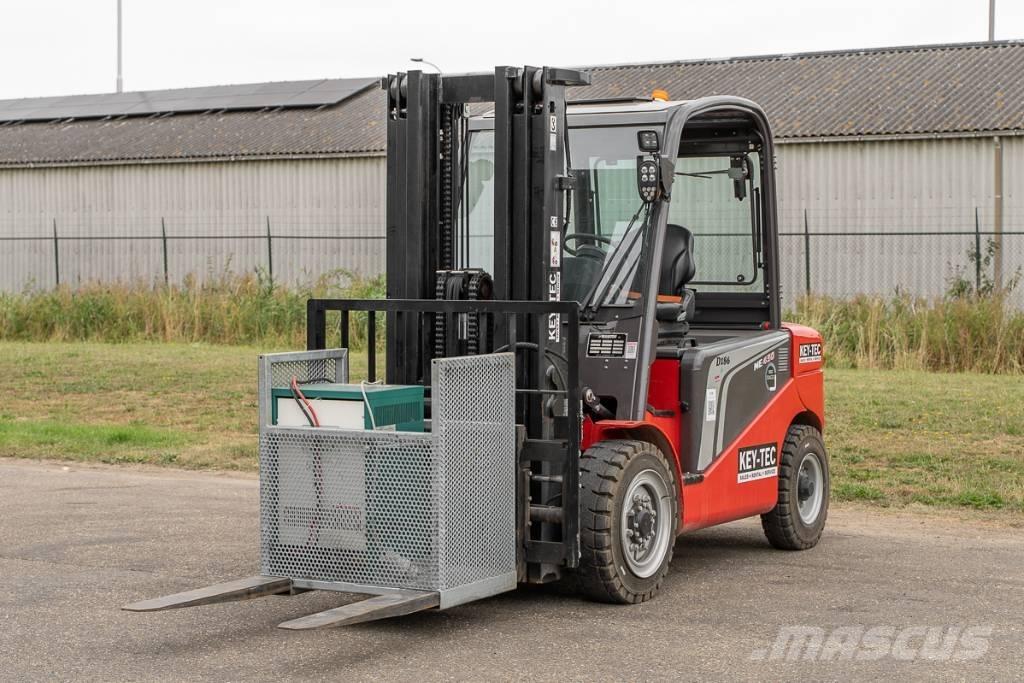 Manitou ME 450 バッテリーフォークリフト