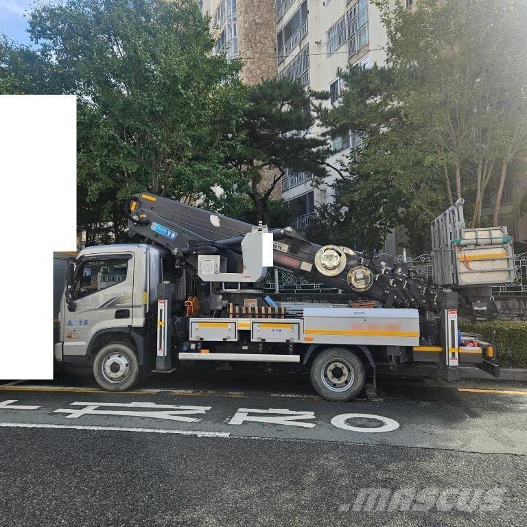 Horyong SKY320 トラック高所作業車