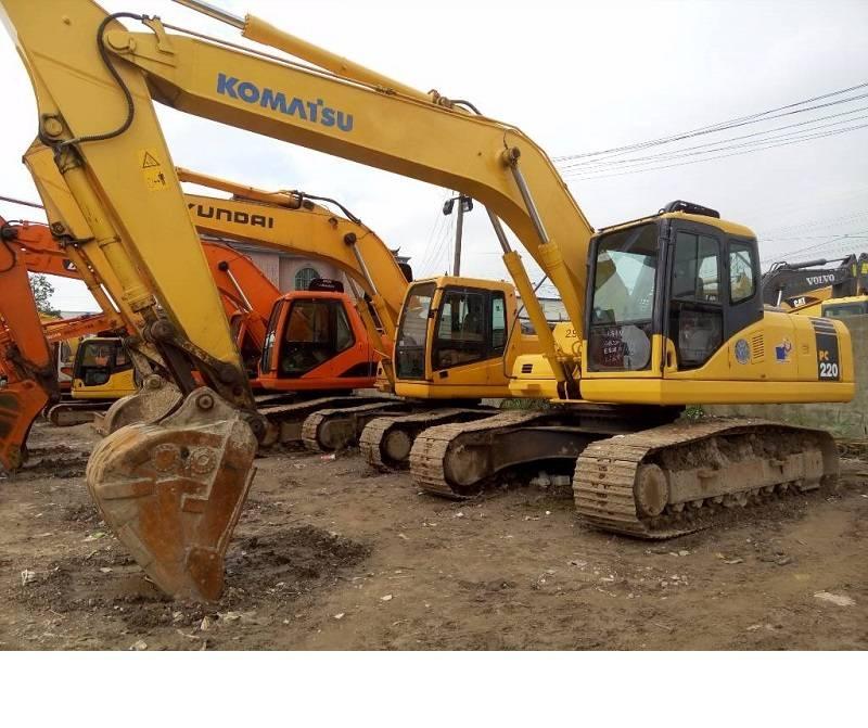 Komatsu pc220-7 大型油圧ショベル12t以上（パワーショベル・ユンボ）