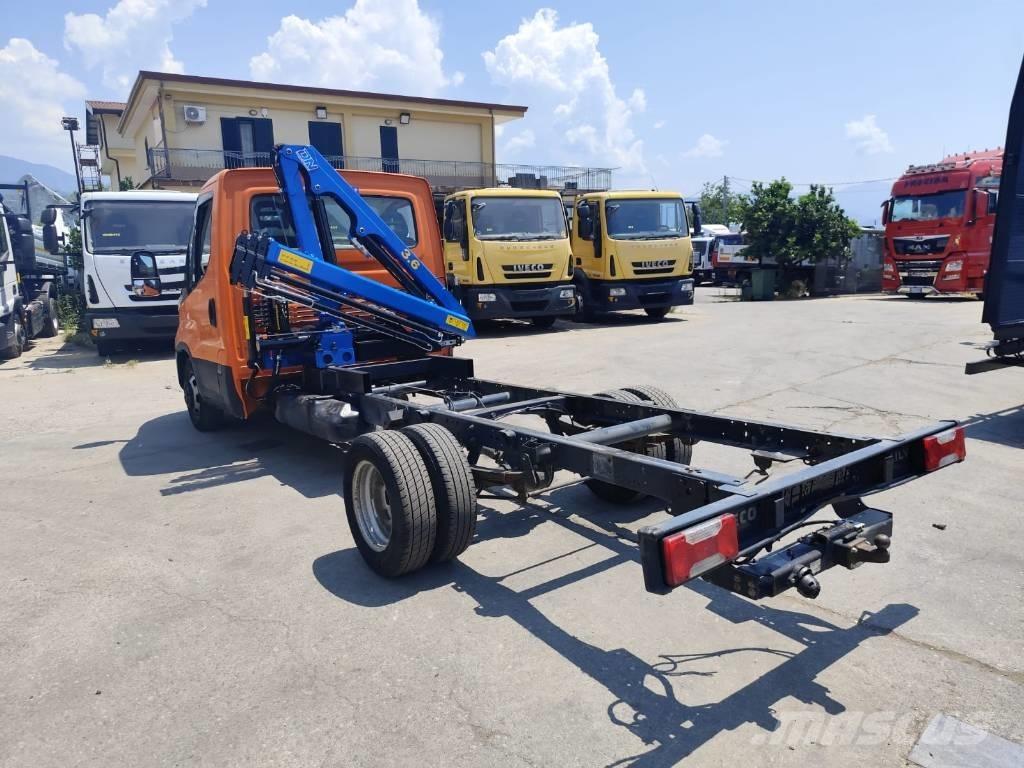 Iveco Daily 35-140 クレーントラック、ユニック車