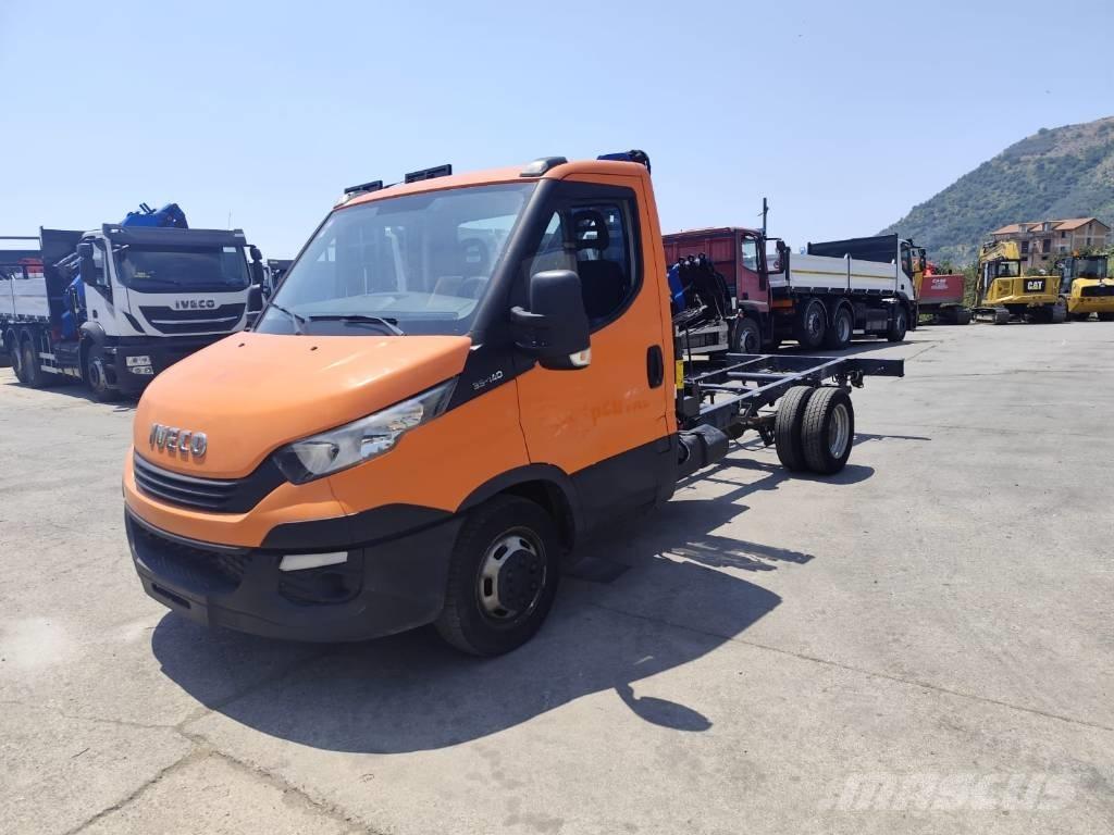 Iveco Daily 35-140 クレーントラック、ユニック車