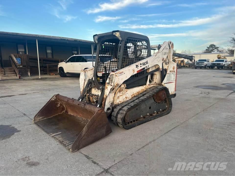 Bobcat T 590 スキッドステアローダー
