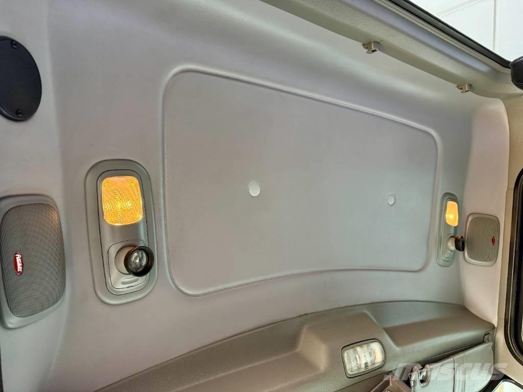 Peterbilt 389 中古トラクターヘッド | トレーラーヘッド