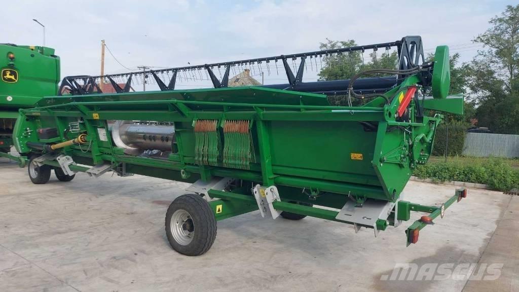 John Deere S770i コンバイン