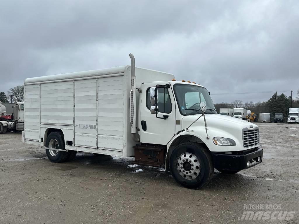 Freightliner M2 飲料運送車両
