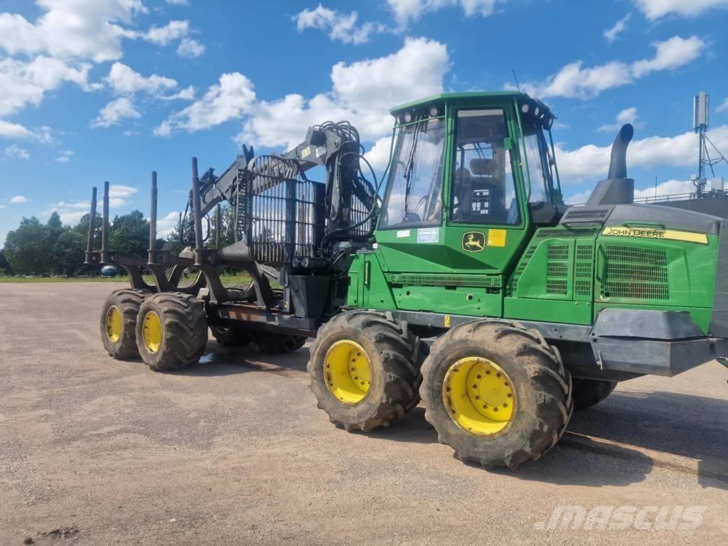 John Deere 1110G フォワーダー