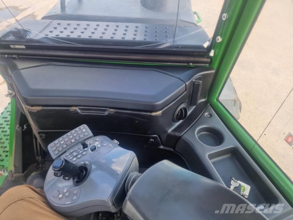 John Deere 1110G フォワーダー