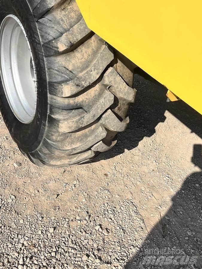 Wacker Neuson DW90 サイト　ダンプ