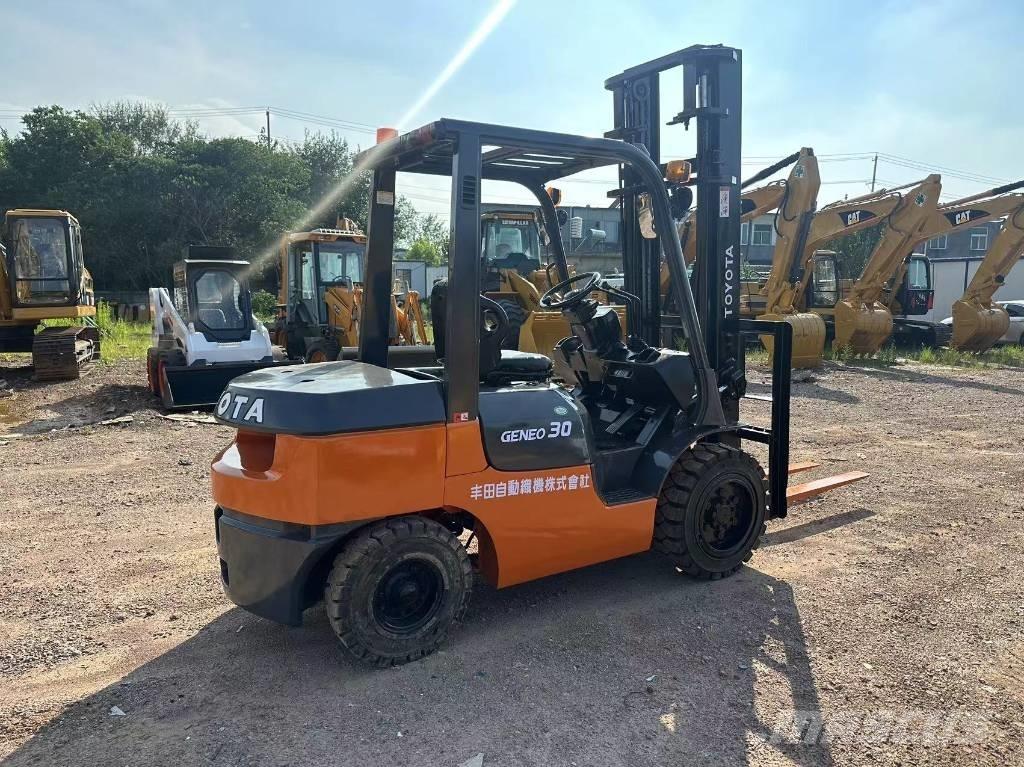 Toyota 30 forklift ディーゼル・軽油