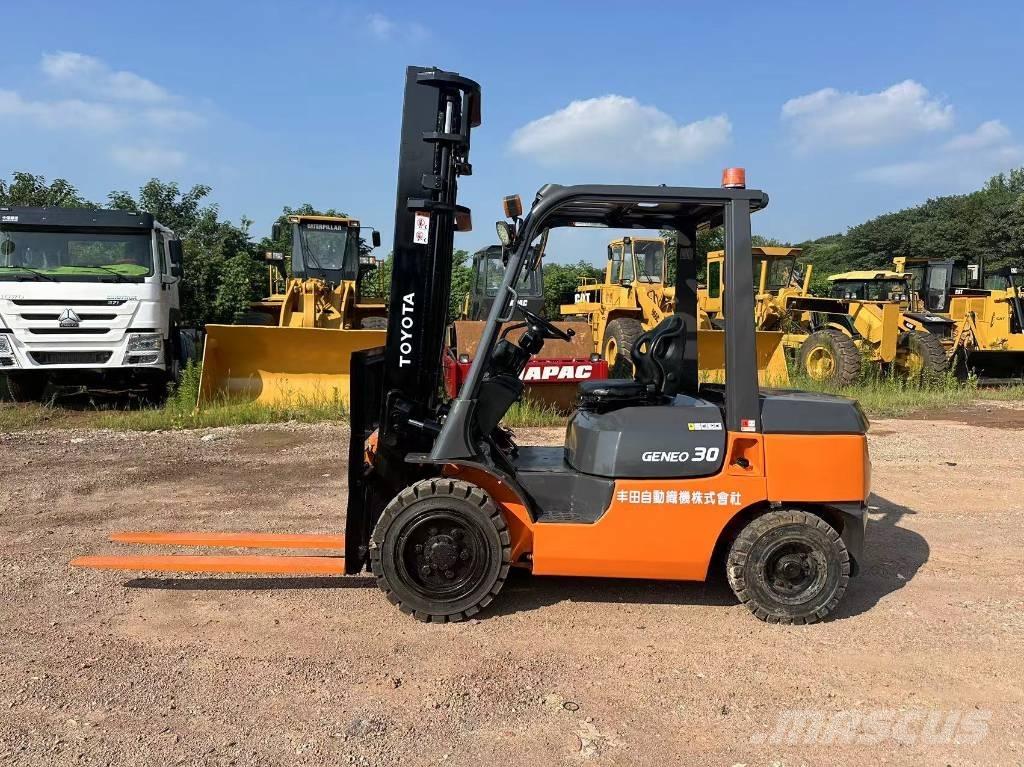 Toyota 30 forklift ディーゼル・軽油