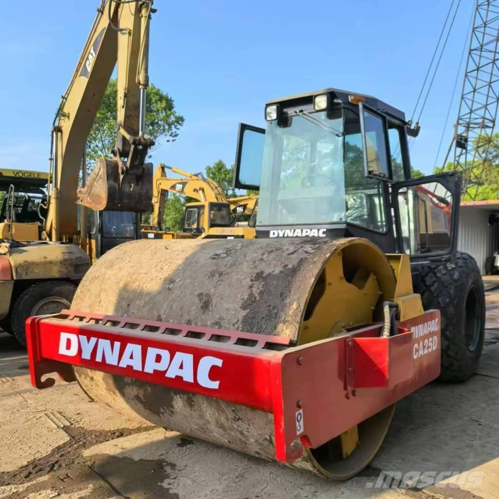 Dynapac CA 25 D 振動ローラ