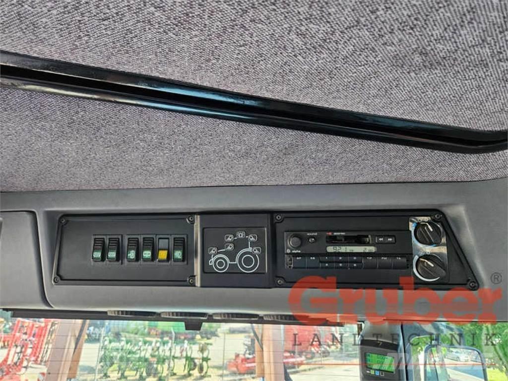 Steyr CVT 6135 トラクター