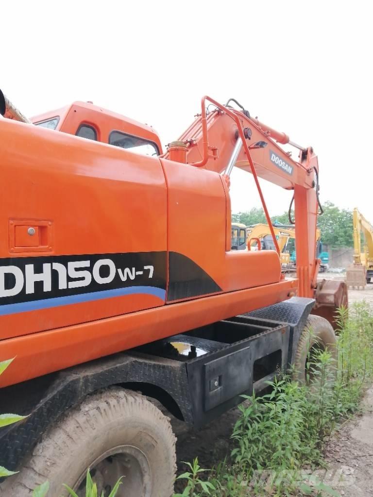 Doosan DH 150 W-7 大型油圧ショベル12t以上（パワーショベル・ユンボ）