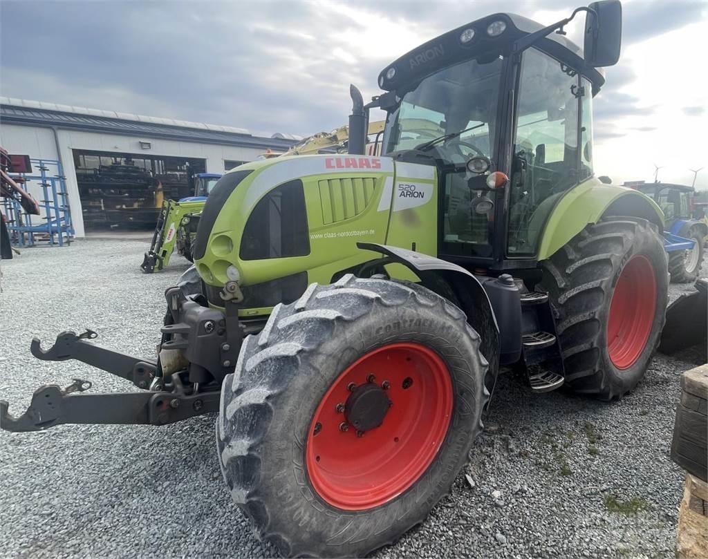 CLAAS Arion 520 トラクター