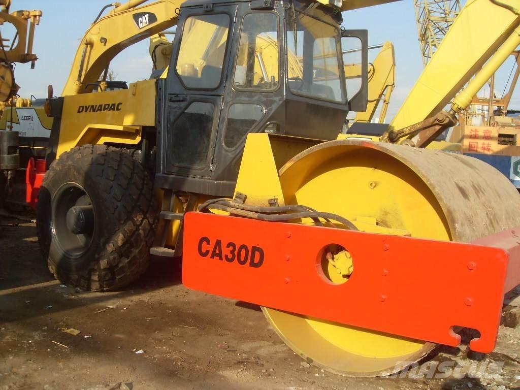 Dynapac CA 30 D 振動ローラ