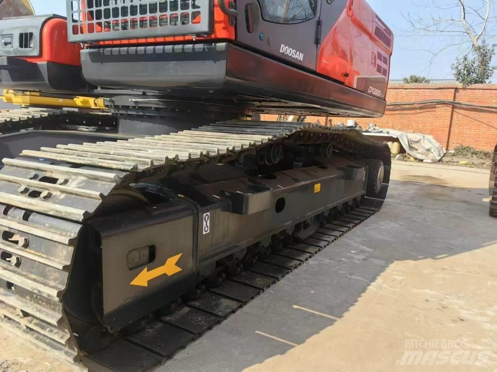 Doosan DX225LC-9C 大型油圧ショベル12t以上（パワーショベル・ユンボ）