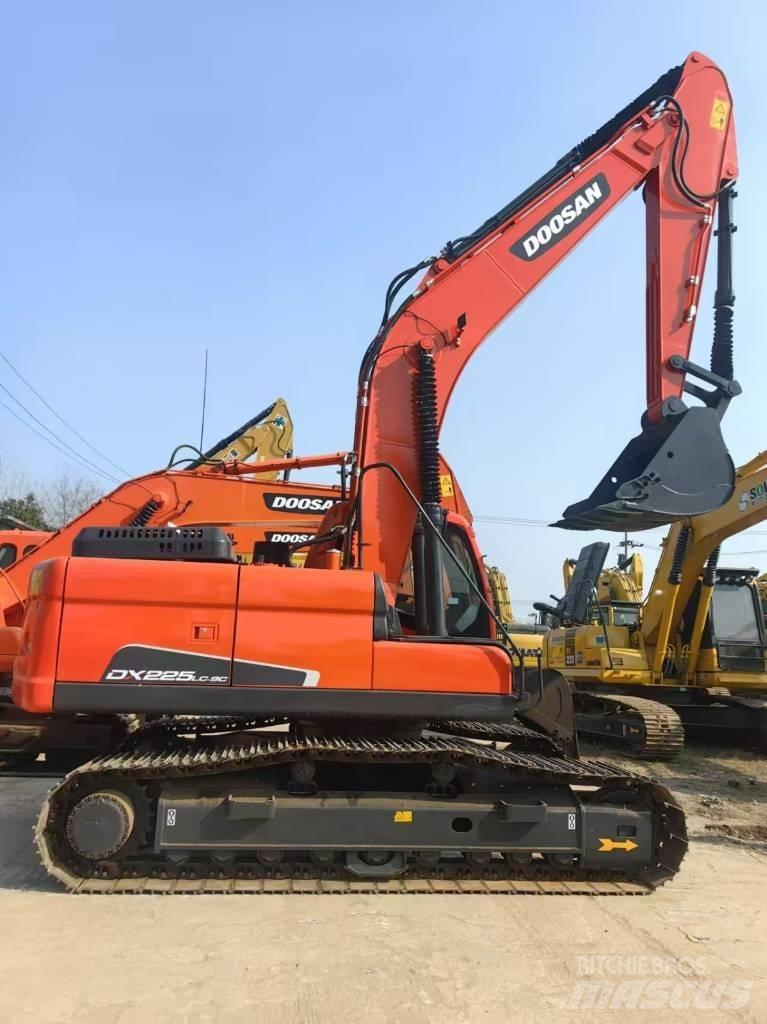 Doosan DX225LC-9C 大型油圧ショベル12t以上（パワーショベル・ユンボ）