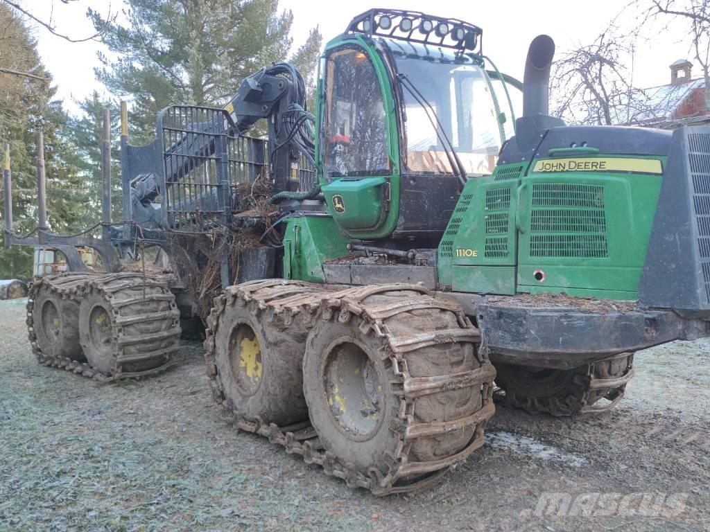 John Deere 1110 E フォワーダー