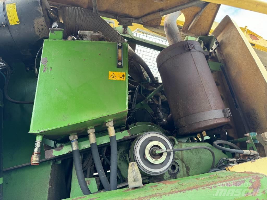 Krone Big X 500 自走式フォレージハーベスター