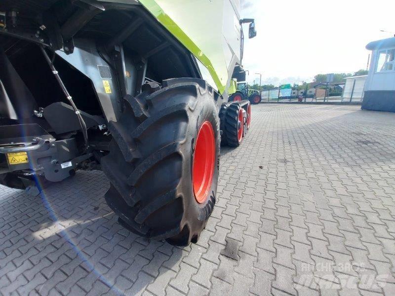 CLAAS Lexion 8800 TT コンバイン