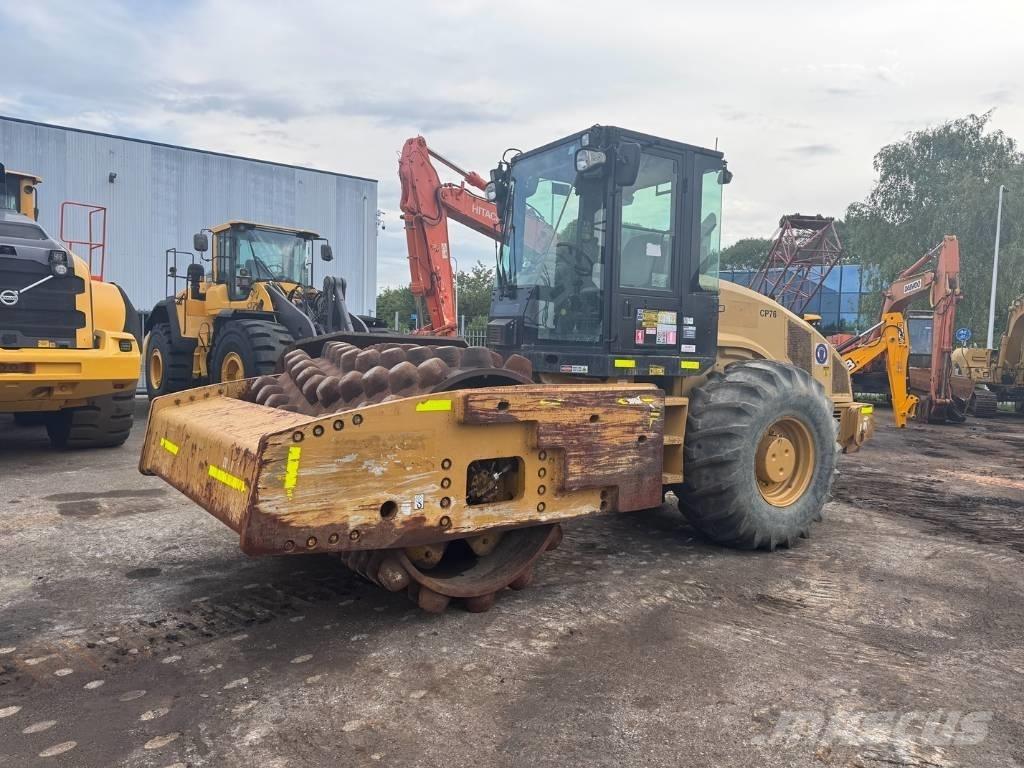 CAT CP 76 振動ローラ