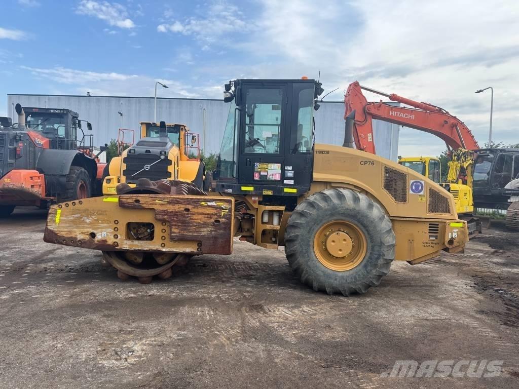 CAT CP 76 振動ローラ