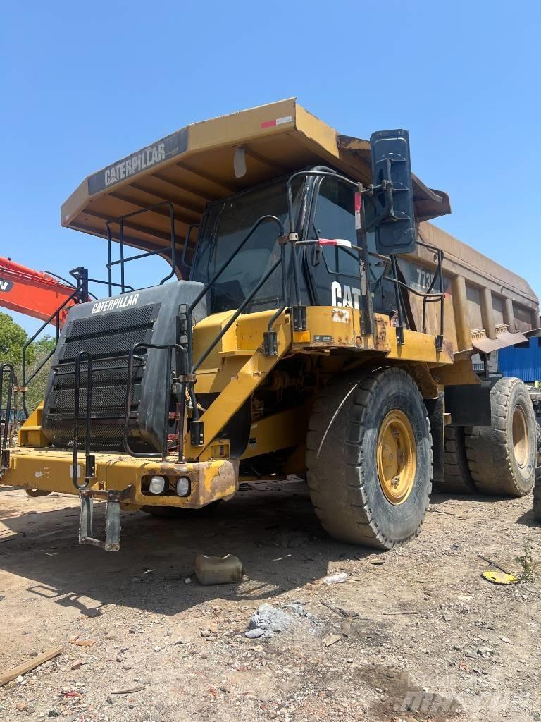 CAT 773E アーティキュレート式ダンプトラック