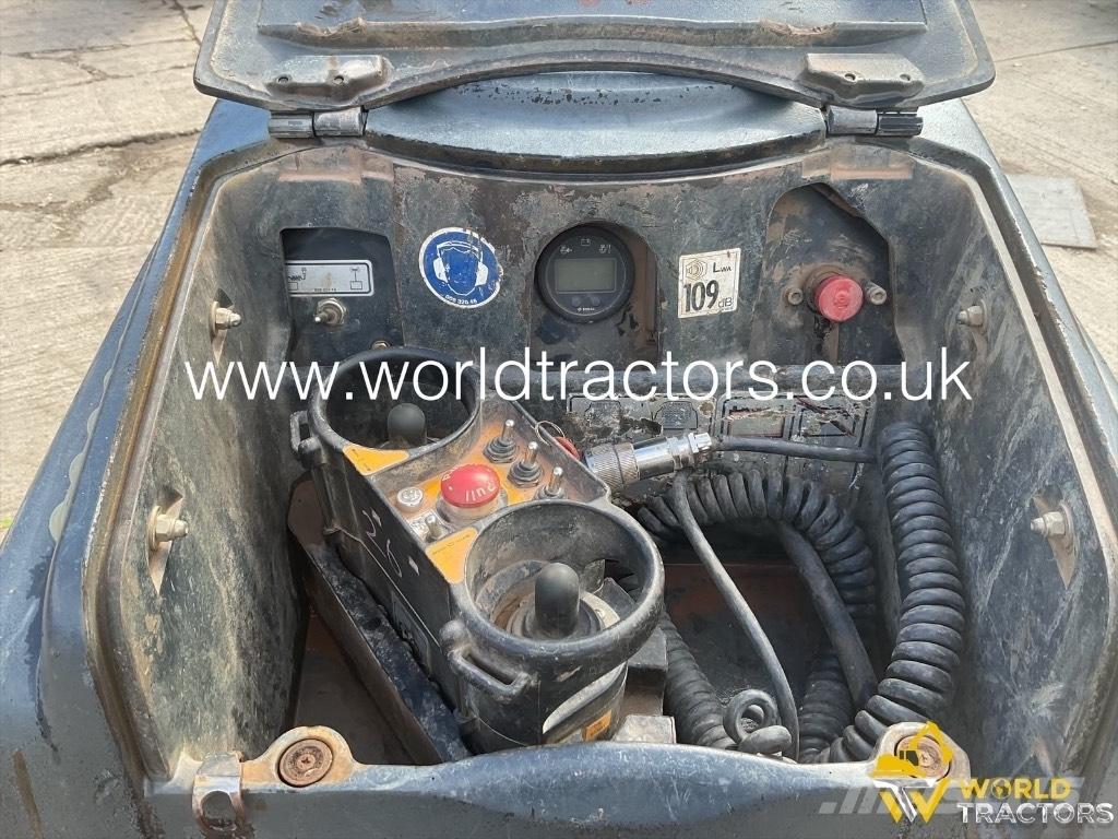 Bomag BMP 8500 プレートコンパクター